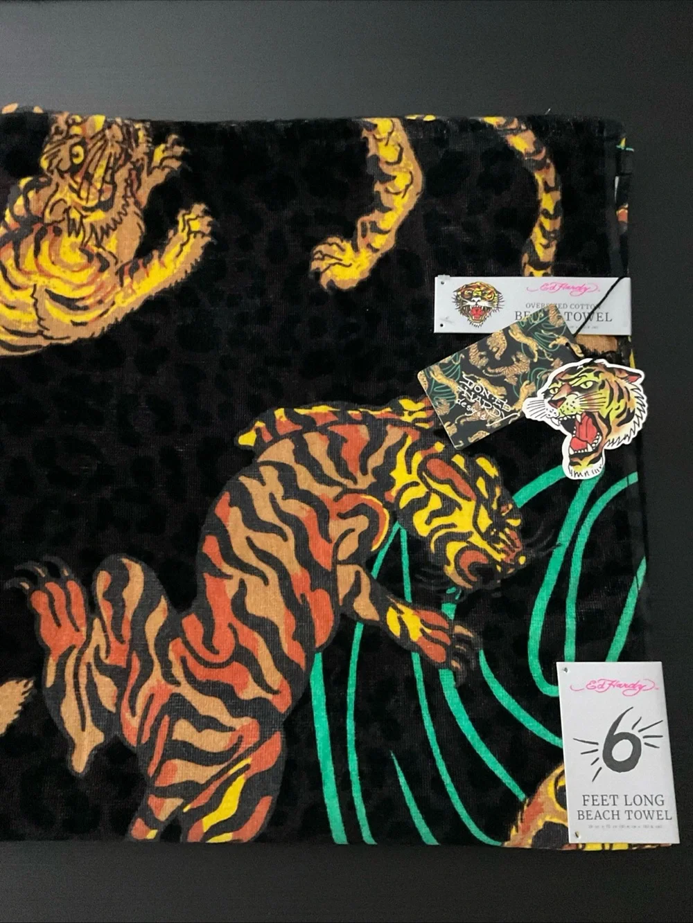 ED HARDY DESIGNS BLACK STRIPED TIGERS PRINT BEACH TOWEL 6 FEET 36x72” NWT